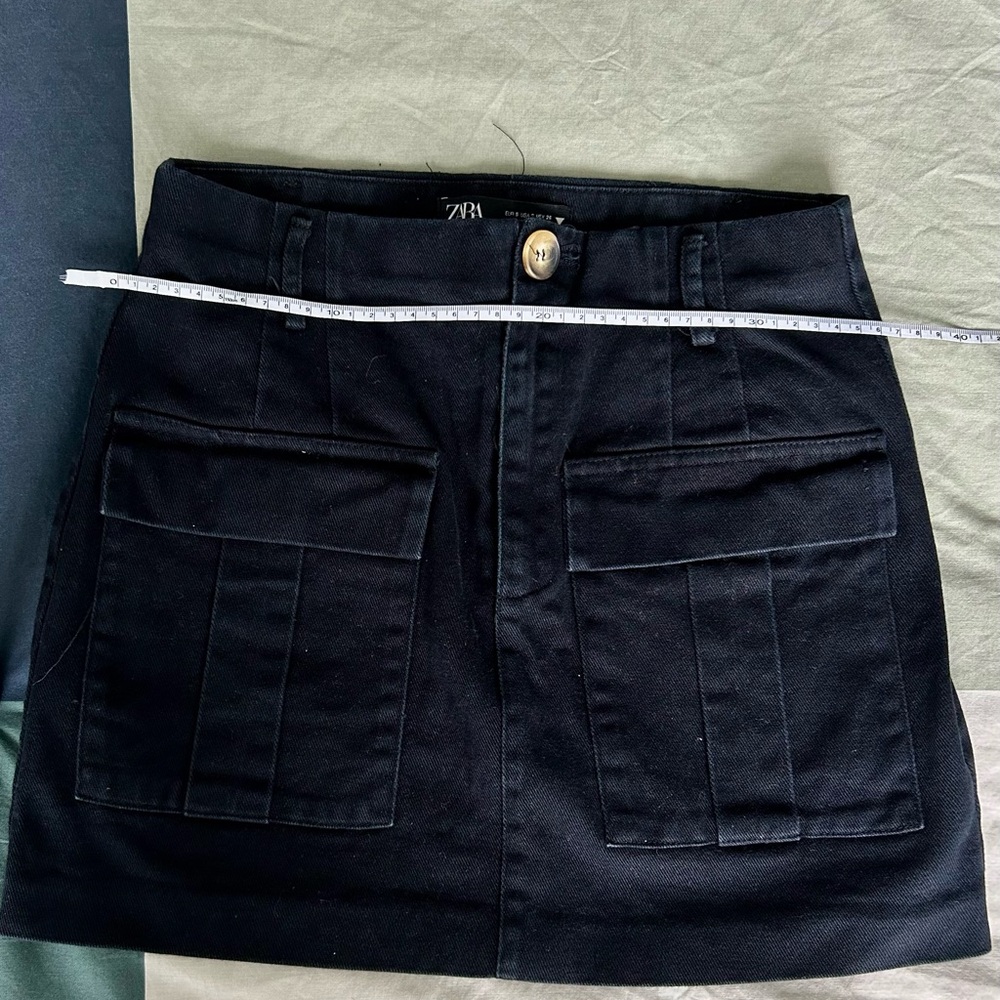 Zara Black Pocketed Mini Skirt